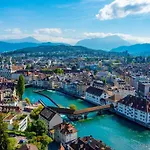 Zentrale Laenggasse - Ruhig - Gratis Parking - Oev Vor Der Tuer Apartman Bern