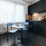 Zentrale Laenggasse - Ruhig - Gratis Parking - Oev Vor Der Tuer Apartman