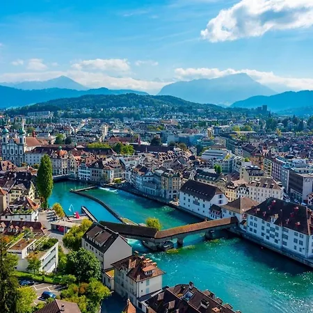 Zentrale Laenggasse - Ruhig - Gratis Parking - Oev Vor Der Tuer Lägenhet Bern