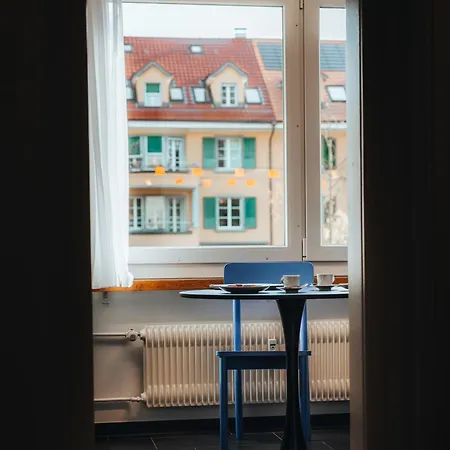 Zentrale Laenggasse - Ruhig - Gratis Parking - Oev Vor Der Tuer Berna