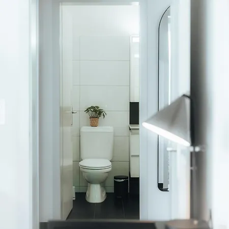 Zentrale Laenggasse - Ruhig - Gratis Parking - Oev Vor Der Tuer Apartamento