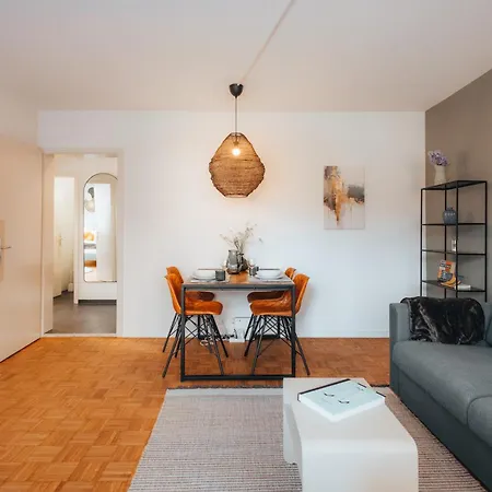 Zentrale Laenggasse - Ruhig - Gratis Parking - Oev Vor Der Tuer Apartamento *